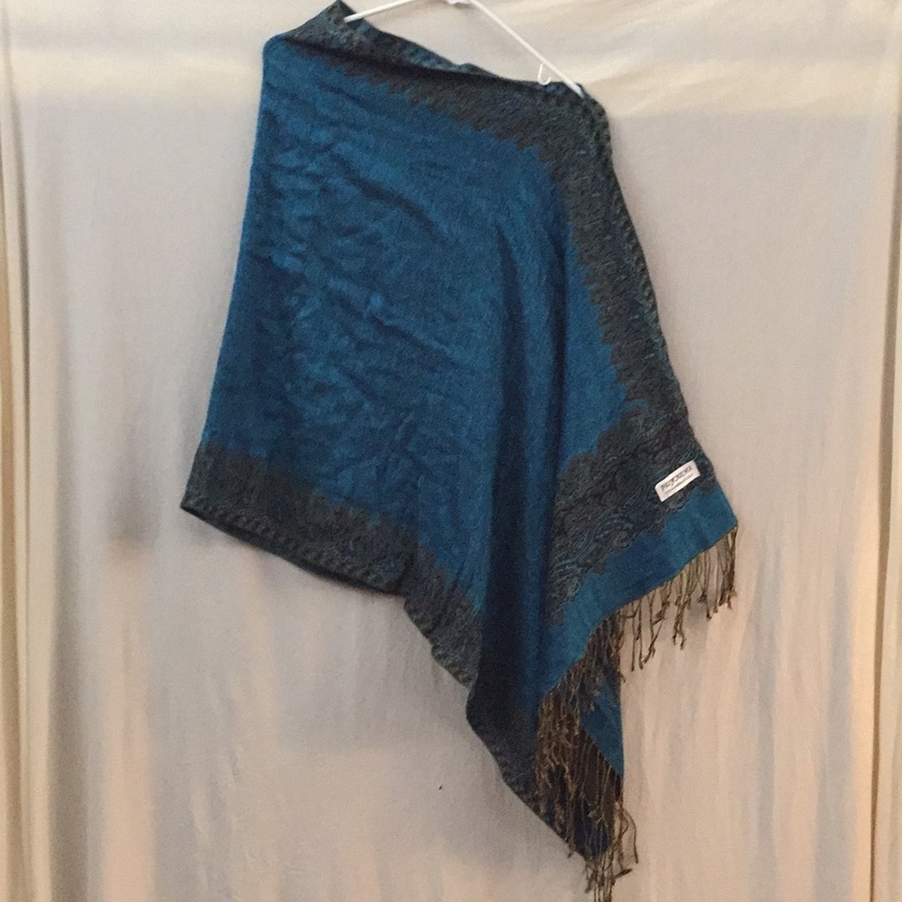 Handmade pashmina poncho